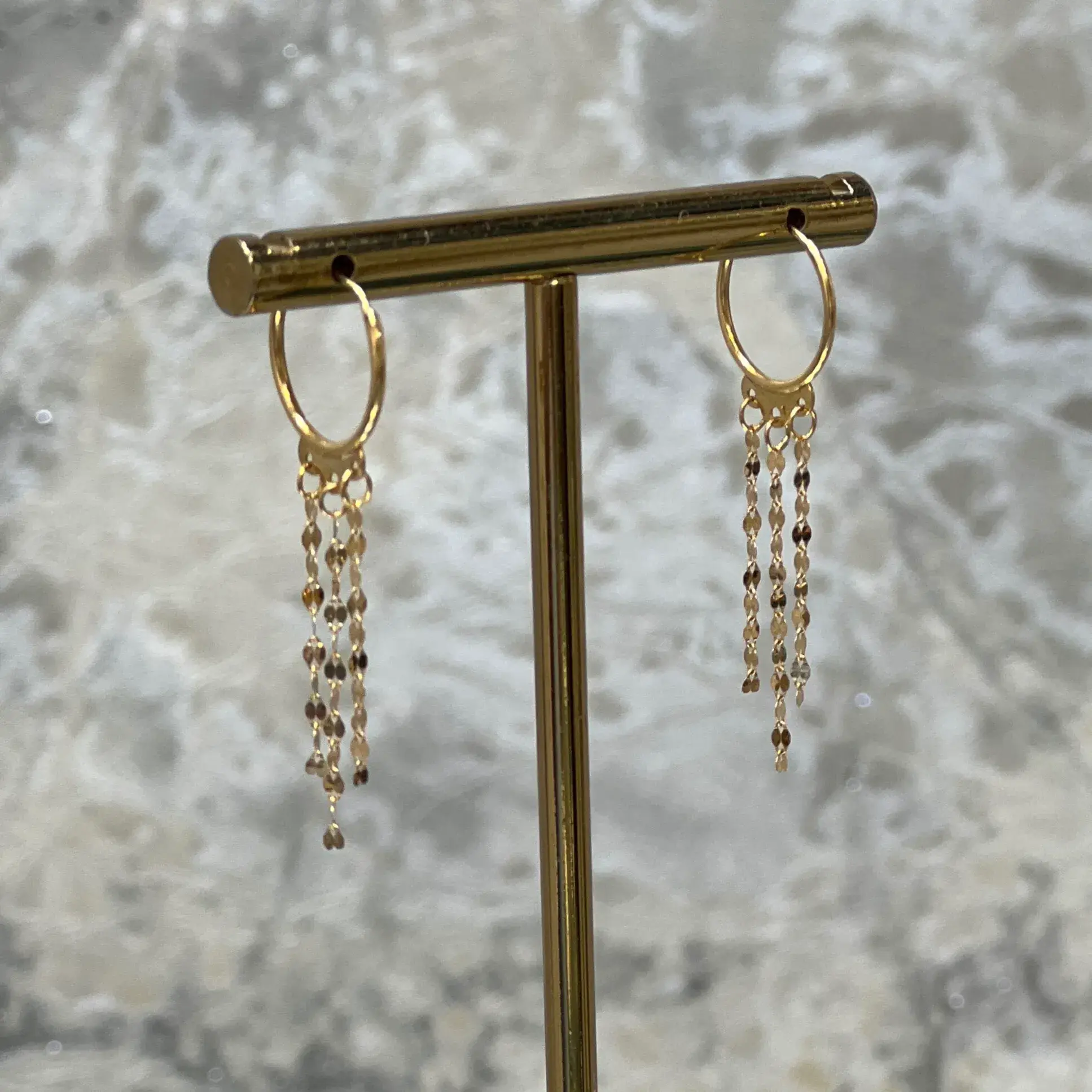 گوشواره طلا ۱۸ عیار مدل شرابه ای وزن ۱.۱۲۰ گرم 2