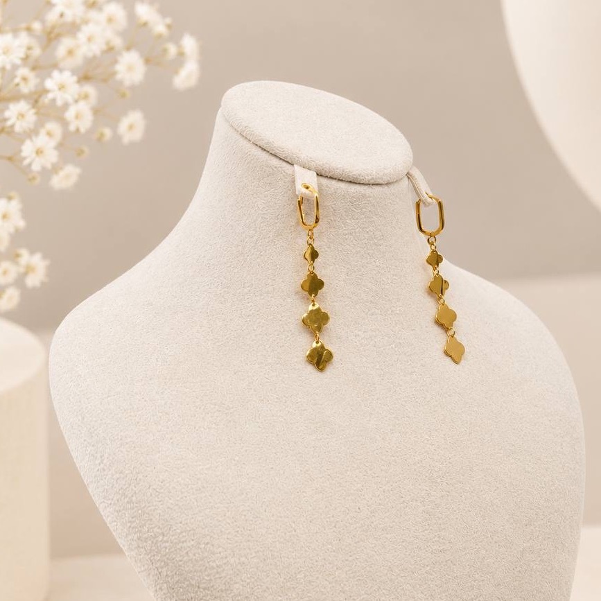 گوشواره طلا ۱۸ عیار ونکلیف Vancleef &Arpels وزن 1.95 گرم
