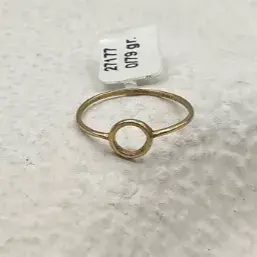 انگشتر طلا 18 عیار طرح دایره وزن 0.790 گرم  2