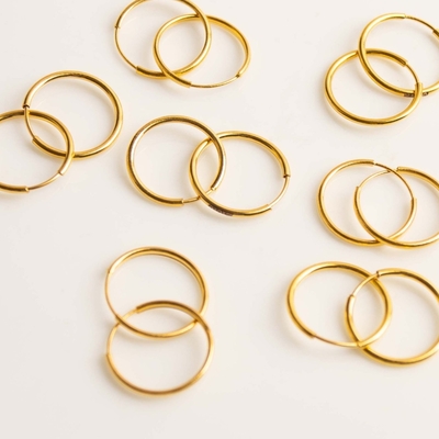 گوشواره طلا 18 عیار مدل حلقه‌ای کلاسیک وزن ۰.۸۶۰ گرم